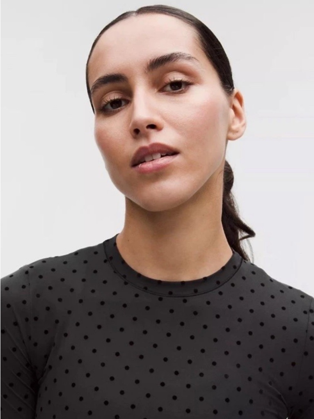 Lululemon Wundermost Nulu Crewneck Long-Sleeve Shirt
Flocked - polka dot XL